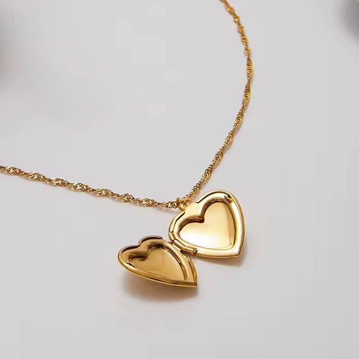 Simple Locket Necklace EMVE Jewels