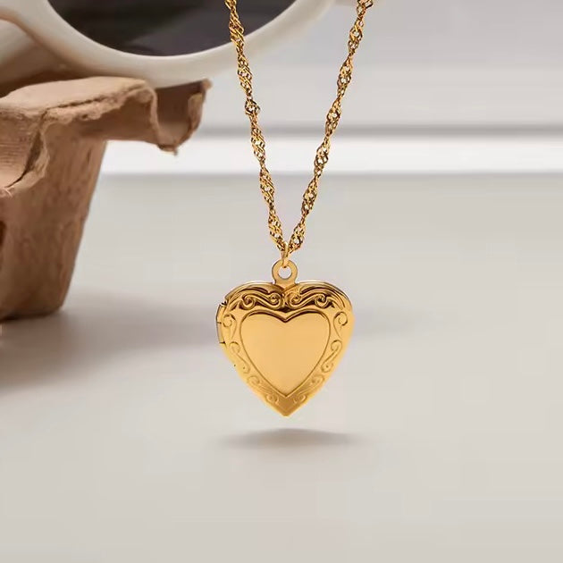 Simple Locket Necklace EMVE Jewels