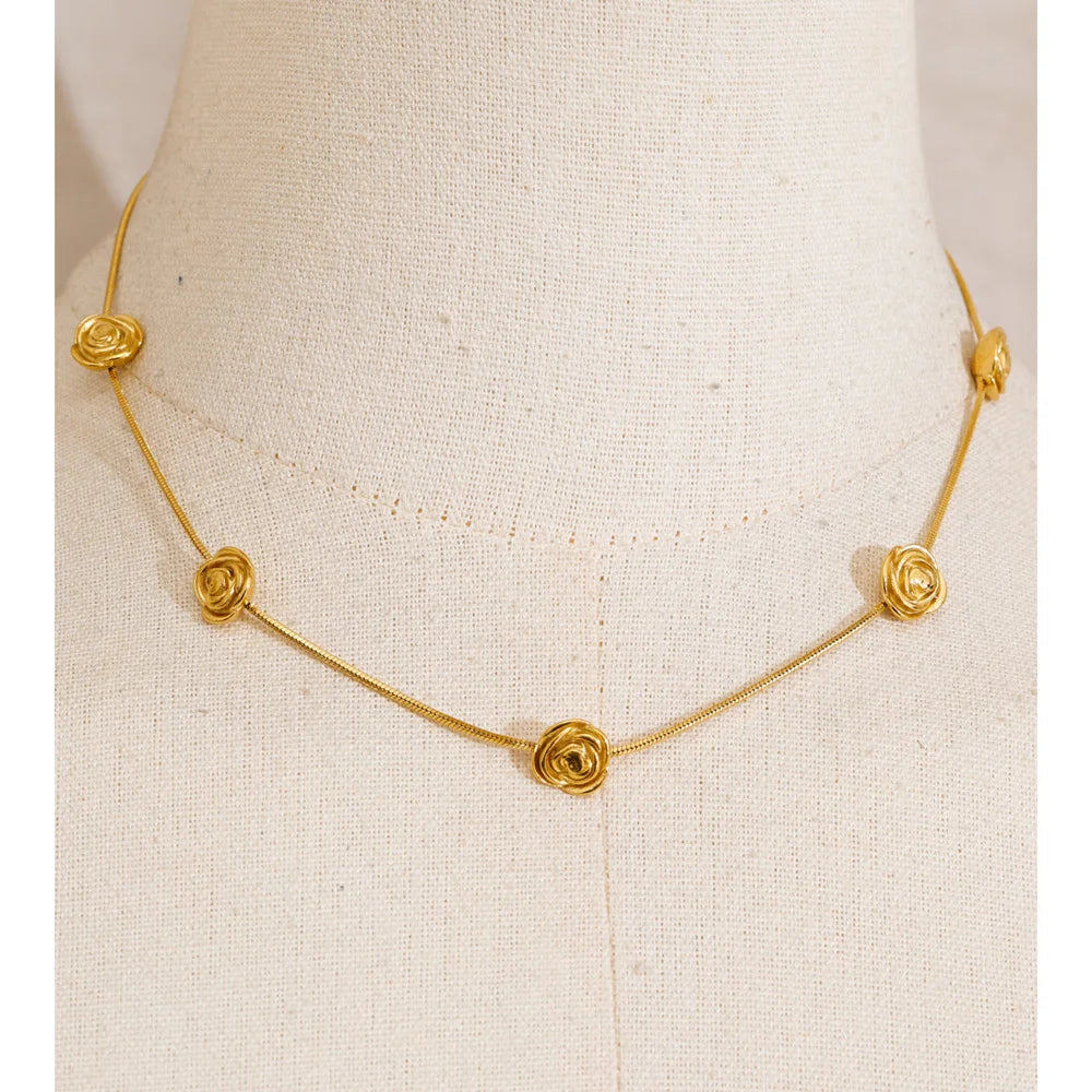 Floral Chain Collar Necklace in Gold EMVE Jewels