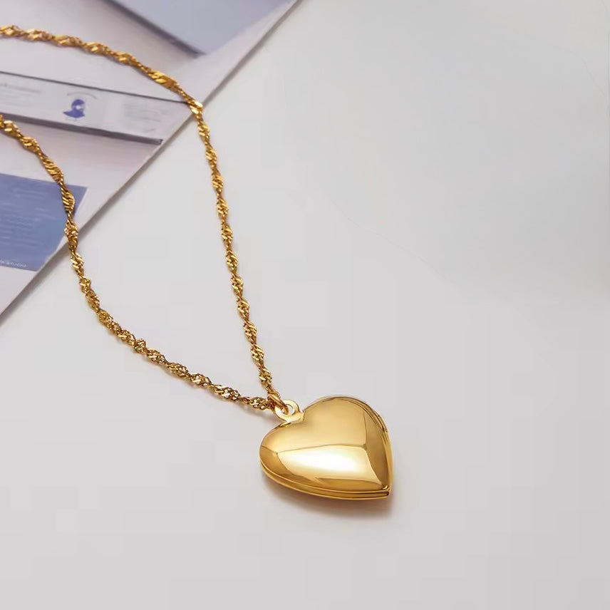 Simple Locket Necklace EMVE Jewels