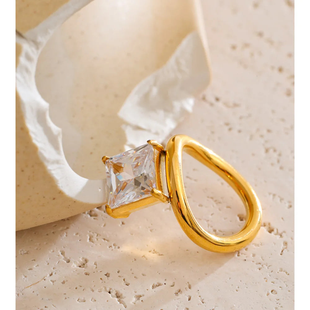 Delicate Shiny Cubic Zirconia Square Ring EMVE Jewels