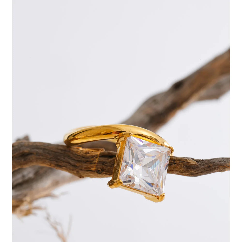 Delicate Shiny Cubic Zirconia Square Ring EMVE Jewels