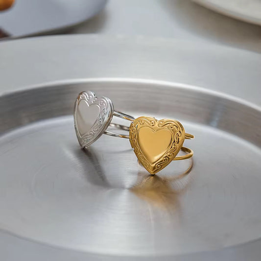 Amoura Locket Ring EMVE Jewels