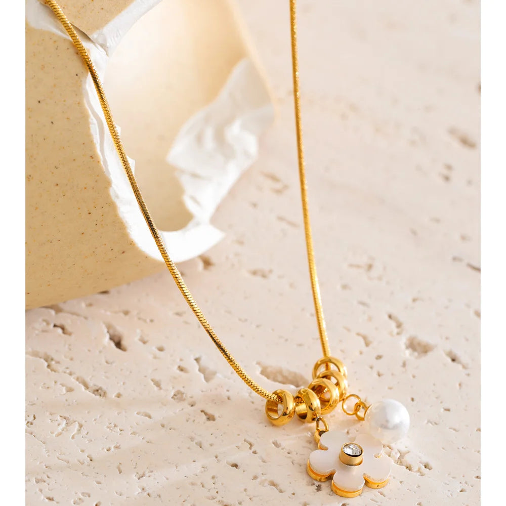 Shell Flower Pendant Necklace EMVE Jewels